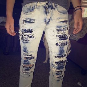 Men’s ripped jeans
